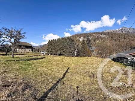 terrain constructible viabilisé à vendre