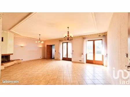 maison 9 pièces 256 m²