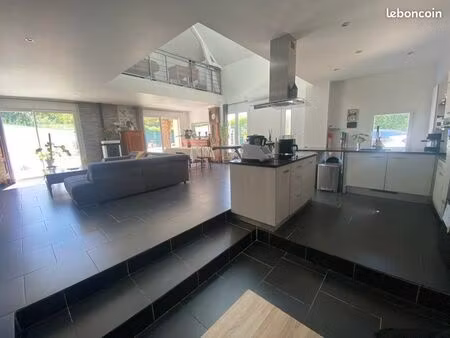 loue belle maison individuelle 6 pièces 170m2