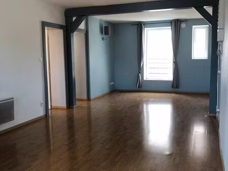 f3 à 4km de la base militaire