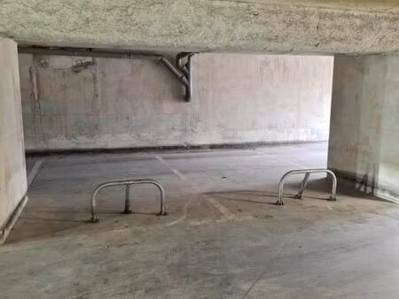 parking 12 m² le pontet
