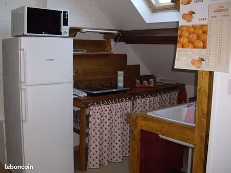 loue meublé dans combles 450 euros tcc