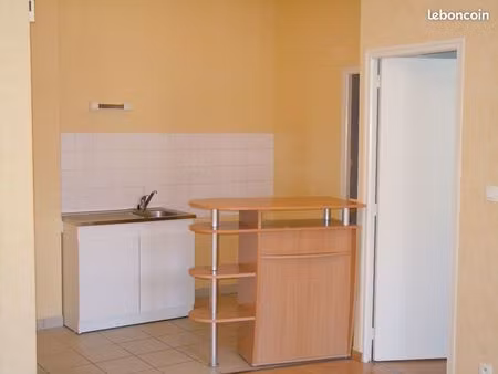 appartement t2 centre ville saint aubin du cormier