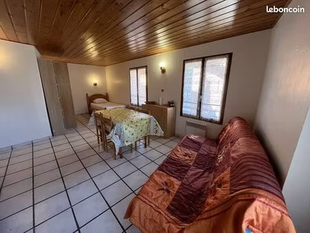 studio 1 pièce 26 m²