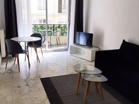 centre-ville – marché libération - proche gare du sud – gare sncf nice-ville à 1 arrêt de 