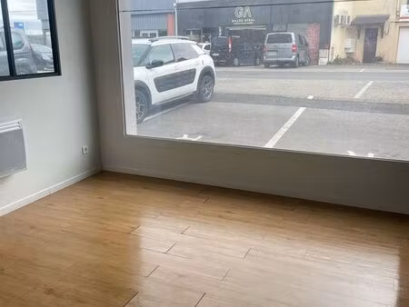 beau local commercial sur passage - prêt à exploiter