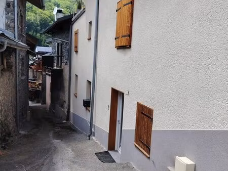 maison de village de caractère 210m2- terrasse vue montages-4 chambres - potentiel studio