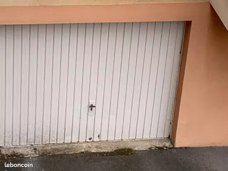 box ou/et garage 2 places
