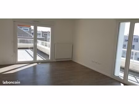 appartement t3 avec grande terrase