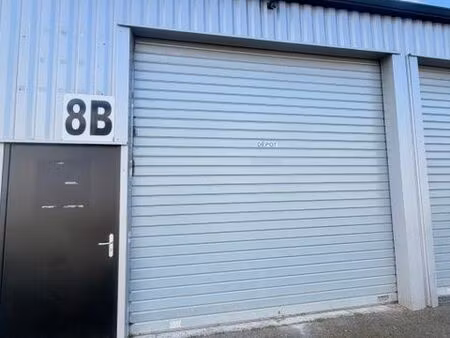 box 50m² + mezzanine