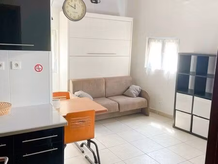 studio meublé rénové pour étudiant – disponible 1er avril