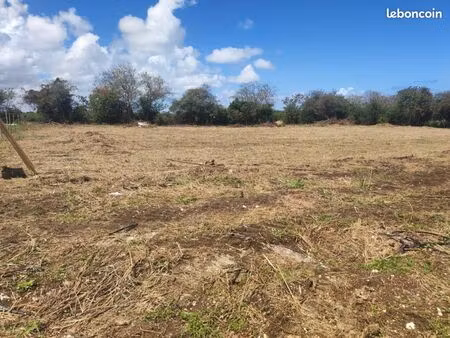 terrain 4 308 m² saint francois