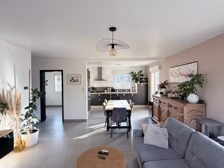 appartement 4 pièces 90 m² – terrasse 25 m² – double garage – environnement calme