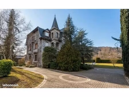 maison 9 pièces 288 m²