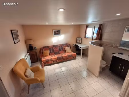 chambre/studio indépendant en rez-de-jardin – verson