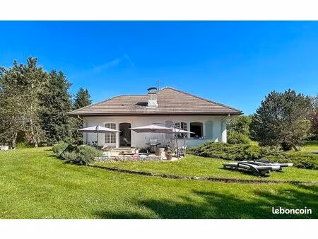 villa 10 pièces 331 m²