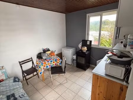 t2 de 28 m² meublé – le françois bourg – 600 charges comprises – disponible au 1er avril