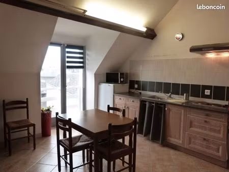 f2 en mezzanine tout equipe