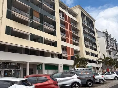 local commercial de 77m2 à l’etang zabricot