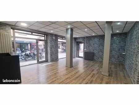 beau local commercial libre de toute occupation plein centre