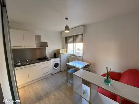 vend jolie petite appartement