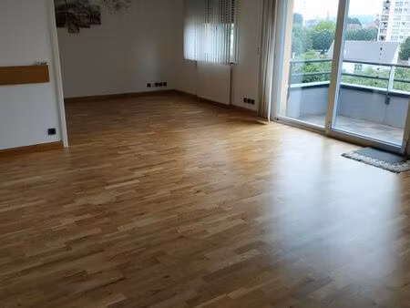 appartement de standing – dernier étage avec ascenseur – terrasse plein sud – garage fermé