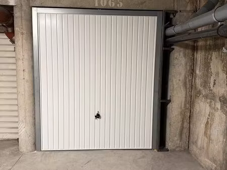 garage box 12m² rare à cassis