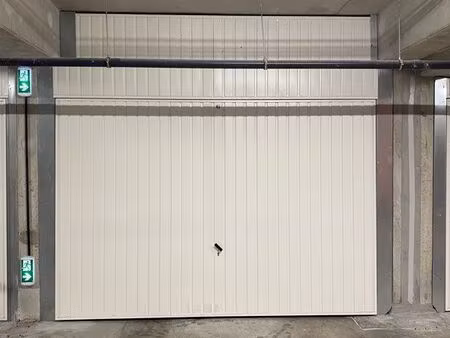 place de parking sous terrain