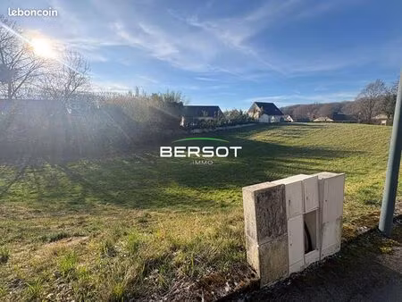 terrain 684 m² saint vit