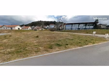 terrain 601 m² maiche