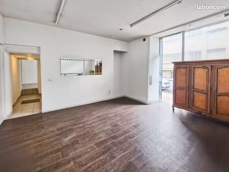 local commercial 45 m² auch