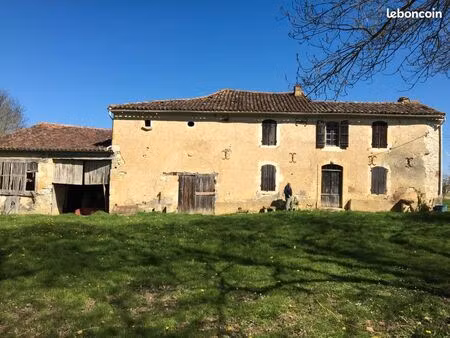 ferme très ancienne au cœur de la gascogne