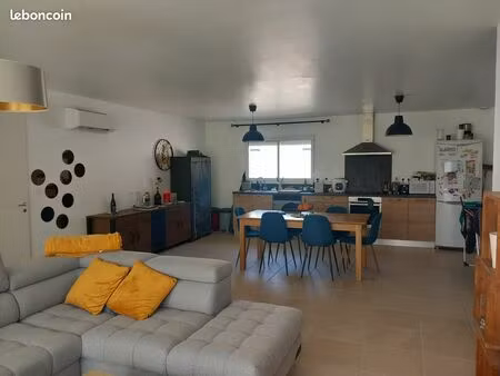 maison a louer a estezargues