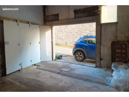 box / atelier/ garde meubles / garage 21m2 ou 73m3 avec electricite