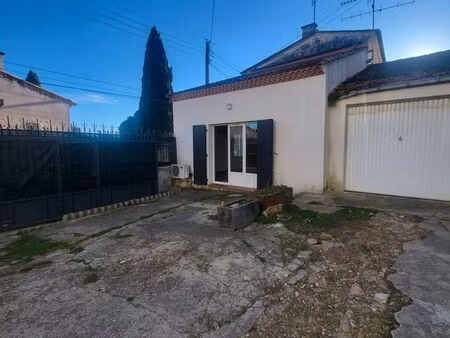 maison de 47m2 avec cour et garage