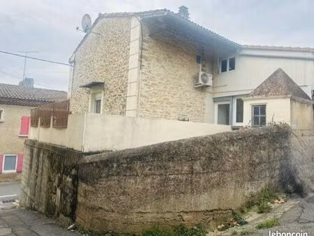 maison de village en pierre