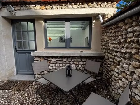 maison climatisée et meublée + cuisine equipée lave-linge four plaqes hotte