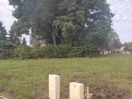 terrain 546 m² seyresse