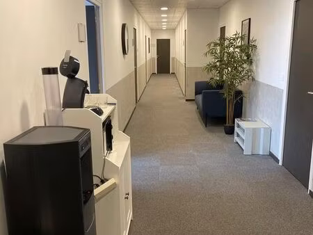 a louer - bureaux 45m² avec parking
