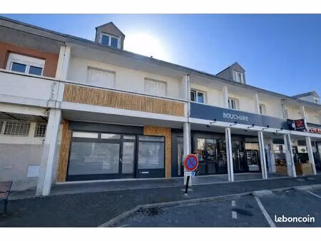 local commercial 60m2 avec appartement au dessus + jardin + garage - immeuble complet