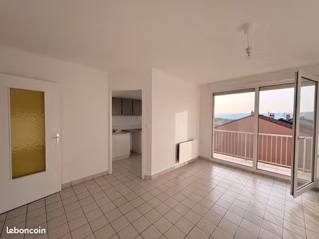 t3 lumineux avec balcon  parking et cave – centre de monistrol-sur-loire à pied