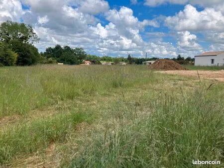 terrain 1 260 m² pisany