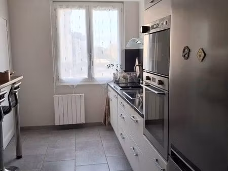 appartement 73 m² – 2 chambres – résidence calme – cave + parking gratuit - 128 000