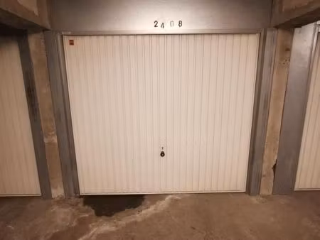 garage/box 13 m² orleans