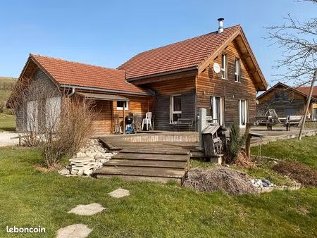 chalet 4 pièces 102 m²