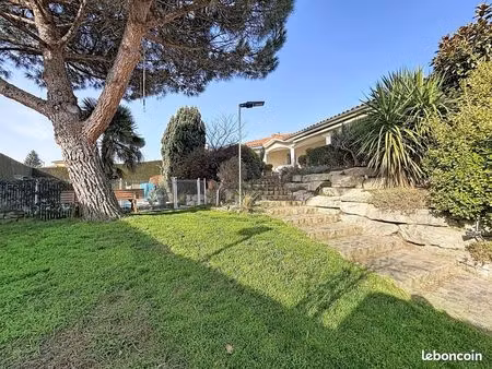 villa 5 pièces 310 m²
