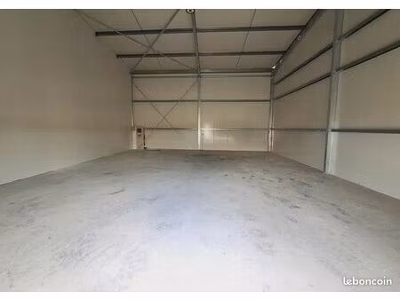 cellule-entrepôt de stockage / local d'activité 200 m²