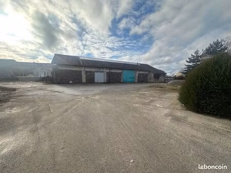 local 300 m² sainte-sigolène