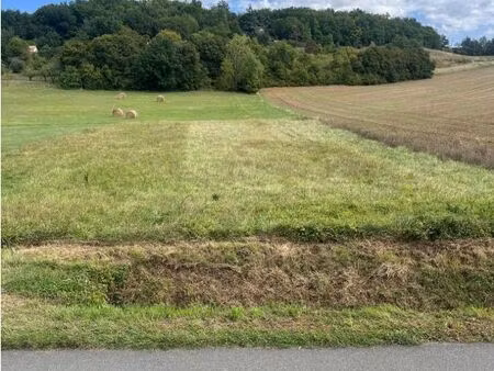 terrain constructible de 1500 m²