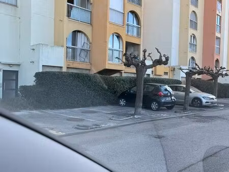 place de parking n’52